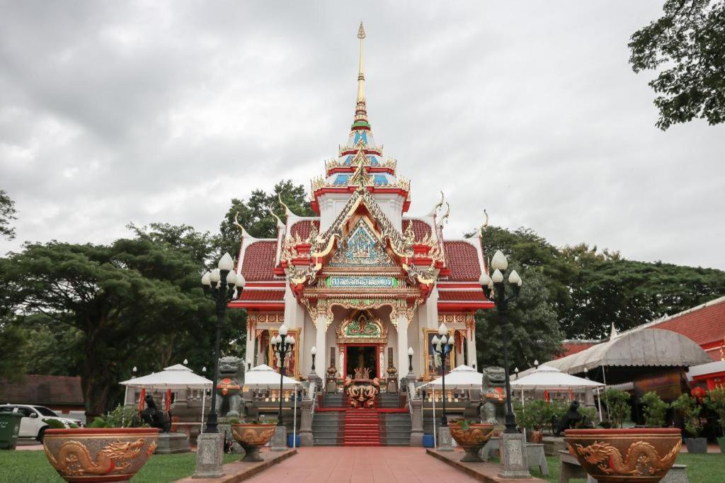 Chanthaburi Center Exterior photo